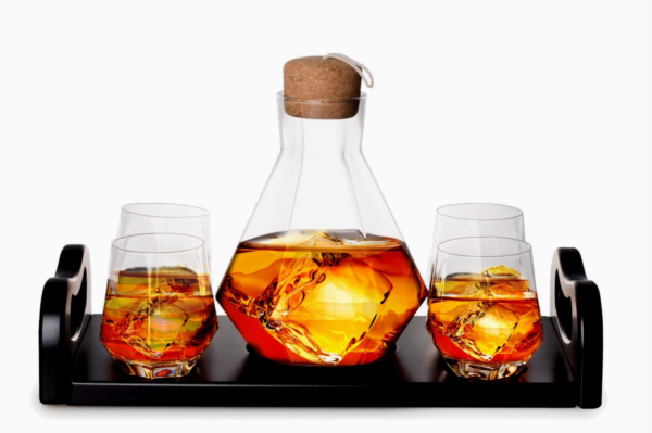 whiskey diamond decanter & 4 diamond glasses with mahogany tray
